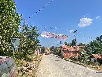 BLOKADERI OPSEDAJU VARDU (FOTO)