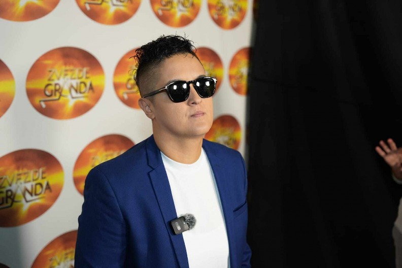 OGLASILA SE MARIJA ŠERIFOVIĆ PRED FINALE ZVEZDA GRANDA Pevačica napušta takmičenje, a sad izustila ovo!