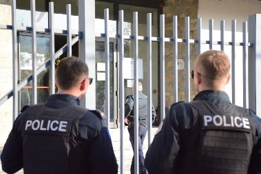 DRAMA NA GAZIMESTANU: Kurtijevci maltretirali srpsku devojčicu (12), uhapšeno 15 ljudi zbog pesama