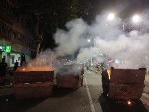 NOVI TEROR NAD GRAĐANIMA! Blokaderi ponovo pravili haos u Beogradu i po Srbiji: Blokirali sve važne saobraćajnice, razbijene prostorije SNS u Novom Sadu