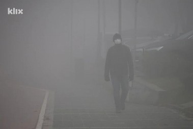 NEŠTO JAKO ČUDNO SE DEŠAVA U SARAJEVU Nadvio se veliki oblak dima, miris je nepodnošljiv (FOTO)