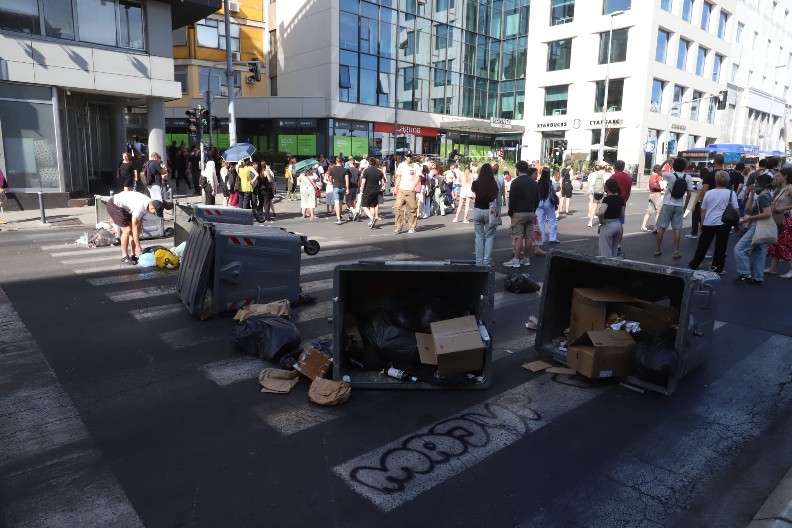 VAŽNO OBAVEŠTENJE ZA GRAĐANE: Oglasio se MUP o blokadama i blokaderima