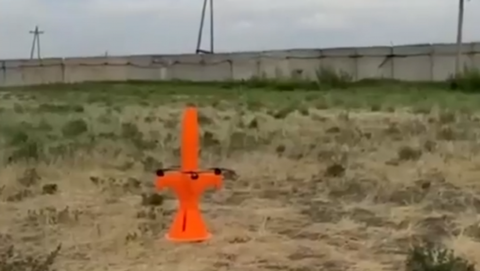 LANSIRANO NEOČEKIVANO ORUŽJE NA FRONTU U UKRAJINI - "DILDOLJET" Rusi ga prave za 1.900 dinara! Leti, puca i još štedi budžet (VIDEO)