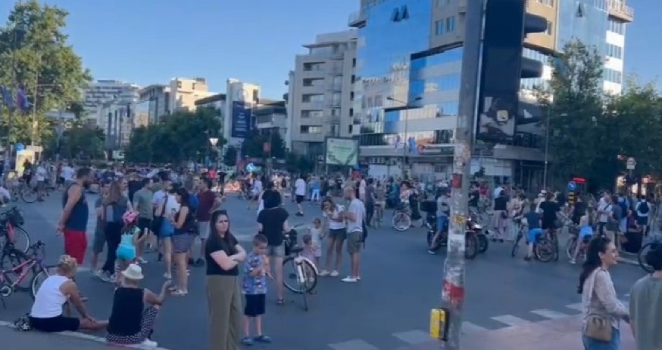 Žandarmerija u Novom Sadu pomogla devojci kojoj je pozlilo tokom blokada