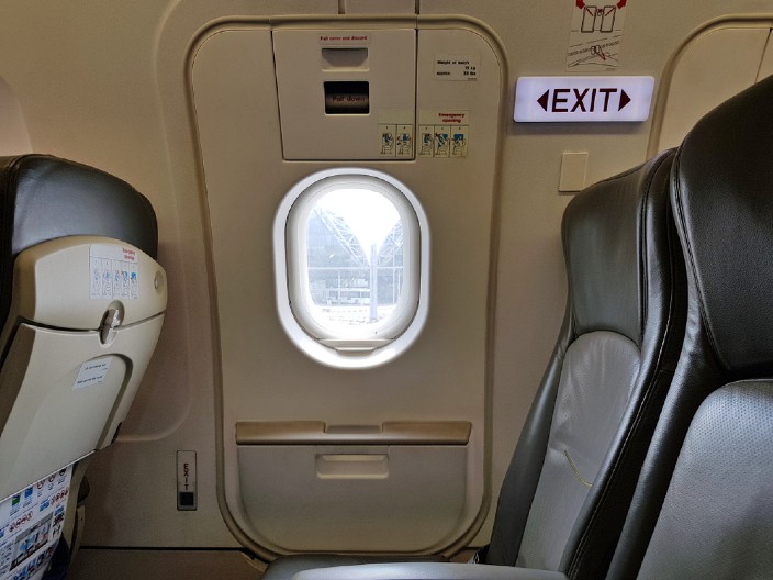 ŠTA BI SE DESILO AKO BI SE VRATA ZA EVAKUACIJU OTVORILA DOK JE AVION U VAZDUHU? Pilot otkrio pravu istinu - iznenadićete se