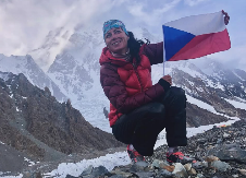 LEPOJ KLARI PLANINA ODUZELA ŽIVOT, DECA OSTALA SIROČAD! Češka heroina poginula u pokušaju da osvoji jedan od vrhova Himalaja (FOTO)