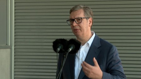 TREZVENO, HRABRO I PROFESIONALNO SU URADILI NIMALO LAK ZADATAK! Vučić poručio: Ponosan sam na njih, veliko priznanje našoj policiji!