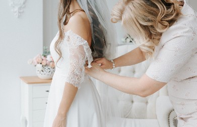 ZNAM DA MI JE ĆERKA, ALI STVARNO JE PRETERALA Radovala sam se njenom venčanju, a ona me je ovako ,,častila"