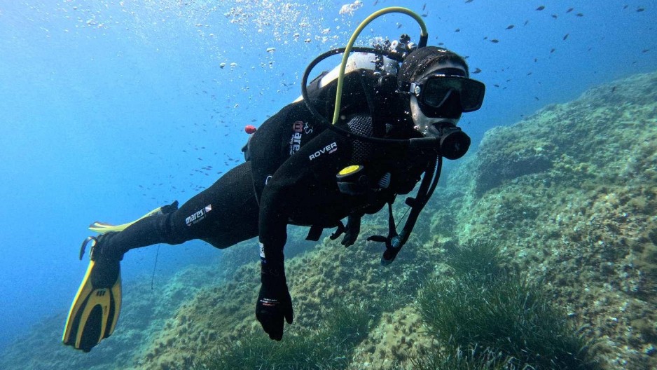 100 DANA JE BIO IZOLOVAN U KAPSULI NA DNU MORA Kada je izašao, lekari su bili šokirani - evo šta mu se desilo sa organizmom