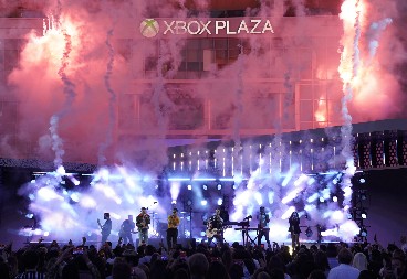 DEČKO SKROZ PROPAO Svađa sa braćom ga je skupo koštala, muzičar bukvalno nije imao prebijene pare