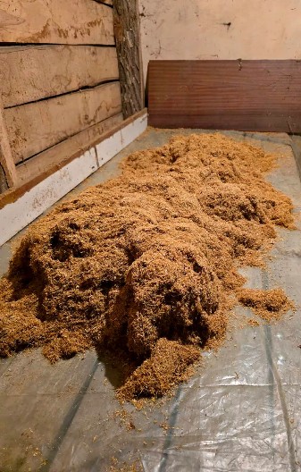 POLICIJA U NIŠU ZAPLENILA 200 KILA DUVANA Tovar bio sakriven u „pežou“