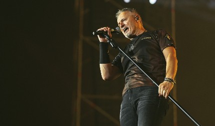 UŽAS! Ustaški kolumnista veliča "Za dom spremni" i poručuje: Divimo se blokaderima u Srbiji, ali narod glasa za Vučića!