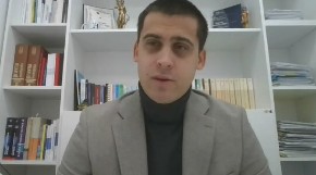 SIN RAZREŠENOG SUDIJE UHAPŠEN ZBOG BLOKADA!  Ko je zaista advokat Radovan Novaković?