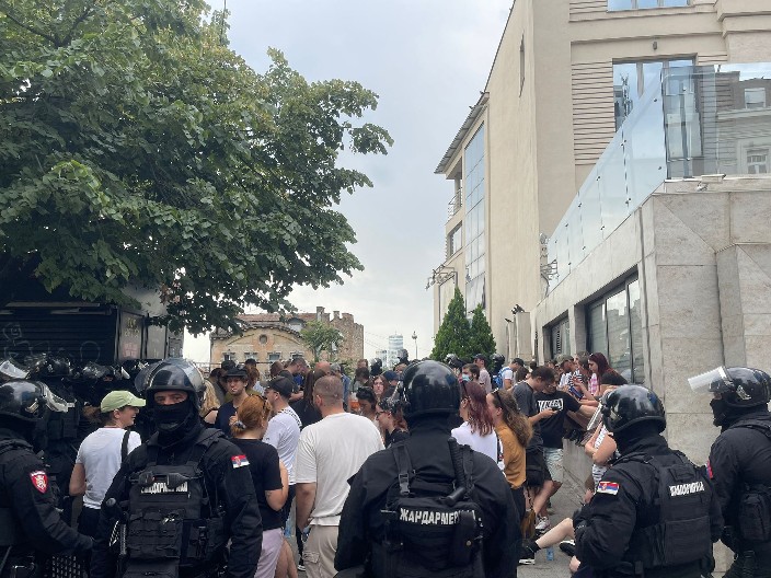 PREDVODI BLOKADE, A ŽIVI U LUKSUZU! Dragana iz Velike Plane ima tri stana u Beogradu na vodi