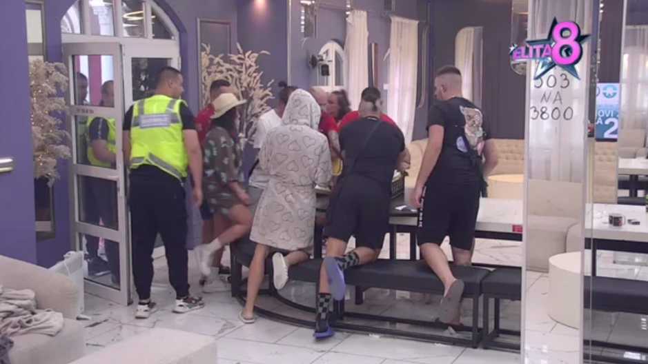 SRAMNO PONAŠANJE UČESNIKA ELITE Zgrozili su celokupnu javnost, ovo je za svaku osudu (VIDEO)