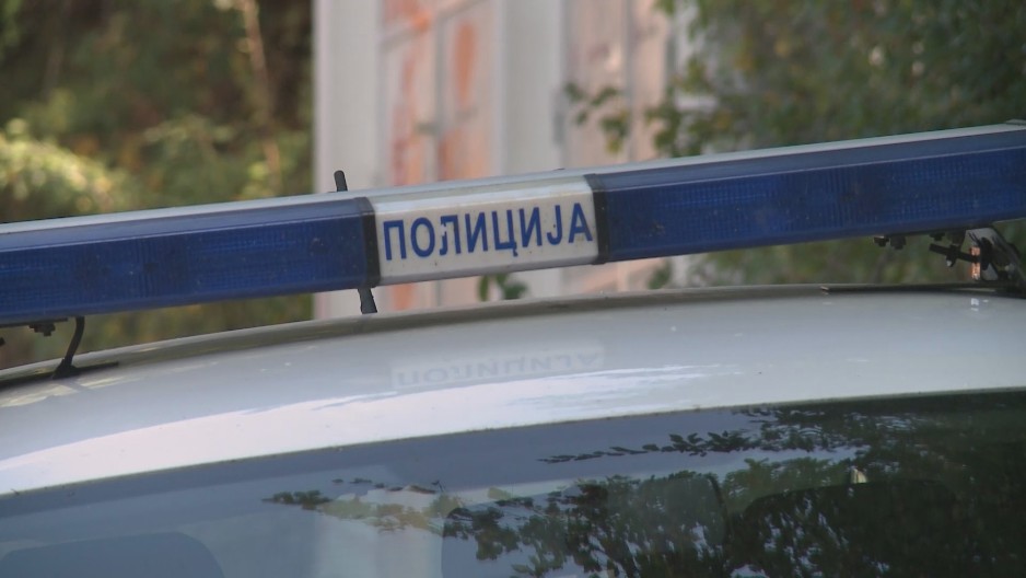 MUŠKARAC PRETUČEN PALICOM NA ZEMUNSKOM KEJU Grupa nasilnika ga udarala po glavi i telu, pa mu oteli mobilni