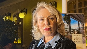 OTKRIVENO, FINALISTKINJA ZVEZDA GRANDA BRENINA BLISKA ROĐAKA Sličnost sa pevačicom iz mlađih dana je neverovatna! (VIDEO)