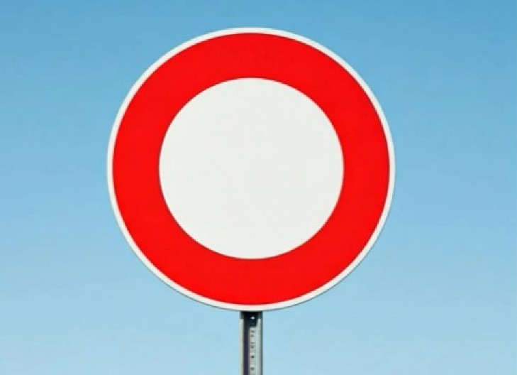 VOZAČI, PAZITE NA OVAJ SAOBRAĆAJNI ZNAK Deluje bezopasno, ali greška vas može koštati 150 evra i vozačke dozvole!