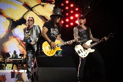 GUNS N ROSES VEČERAS NA UŠĆU Spektakl koji se ne propušta!