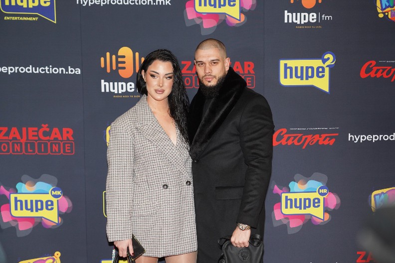 O OVOME SU MAŠTALI MESECIMA! Dejan i njegova izabranica blistaju od sreće, stižu velike promene! (FOTO)