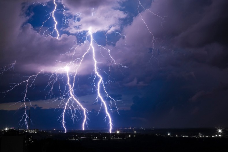 UDAR GROMA UBIO ČOVEKA U SELU ZAGRADE Još jedan povređen, nevreme krenulo iznenada! Spas tražili u kolibi, ali...