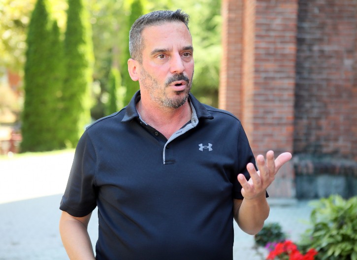 "DA ISPROBAMO SNAJPER NA TVOJOJ GLAVI..." Jezive pretnje blokadera Urošu Piperu, evo kako im je odgovorio (FOTO)