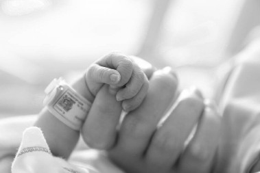 BEBA SE UTOPILA U BAZENU Tragedija kod Kozarca