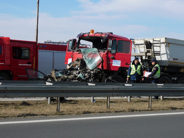 POGINUO VOZAČ KAMIONA KOD ALEKSINCA Sumnja se da je umro za volanom