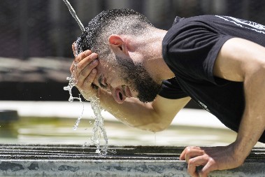 JUG SRBIJE NA UDARU TOPLOTNOG TALASA! Paklena nedelja pred nama, RHMZ izdao hitno UPOZORENJE