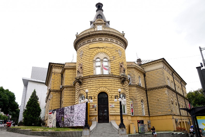 ŠTA SVE NEDOSTAJE IZ SKC? Detaljan spisak pokradene imovime, zgubidani opljačkali pa demolirali zgradu!