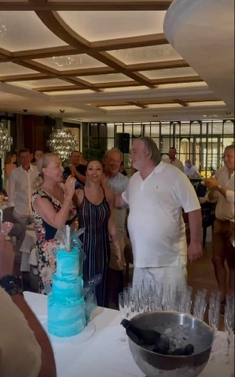 ŽIVOJINOVIĆI SLAVE NA HRVATSKOM PRIMORJU Danas je za Bobu i Brenu posebno važan dan! (FOTO)