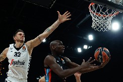 ČISTA EMOCIJA Polonara izašao iz bolnice, a kada je video šta su mu deca priredila ostao je bez reči (VIDEO)