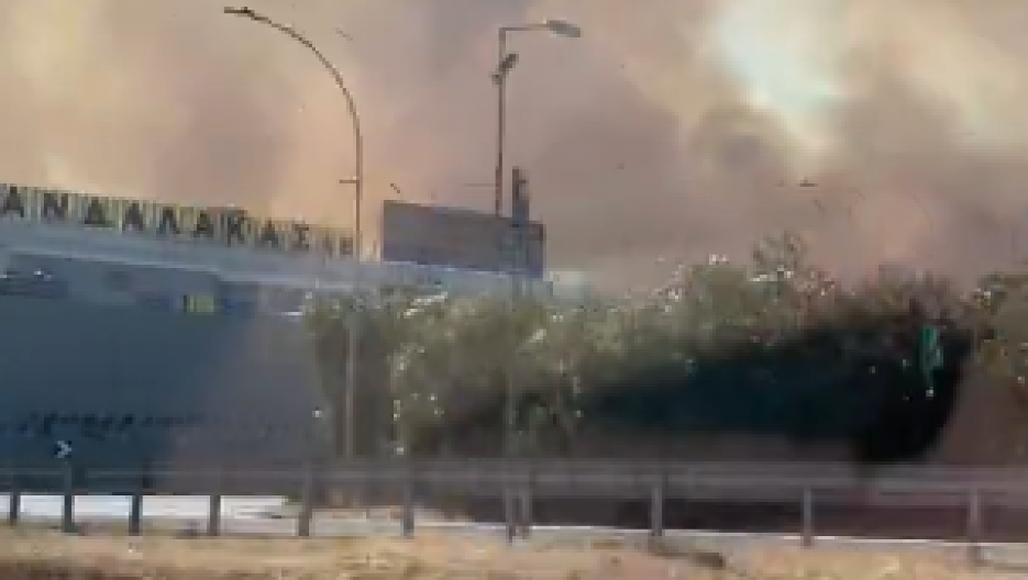 GRČKA U PLAMENU! Bukti požar, čuju se stravične eksplozije! (FOTO/VIDEO)