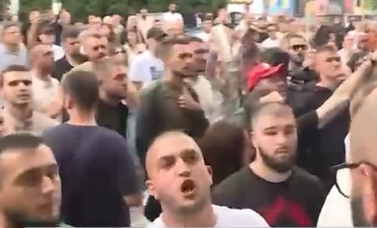 "J***M VAM MAJKU SRPSKU, J**O VAS ISUS!" N1 direktno huška protiv države, blokader džihadista uputio jezive pretnje! (VIDEO)