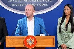 KNEŽEVIĆ PROTIV POVEĆANJA PLATA SUDIJAMA I TUŽIOCIMA: Hapse vladike a ne smeju Đukanovića koji poziva na građanski rat!