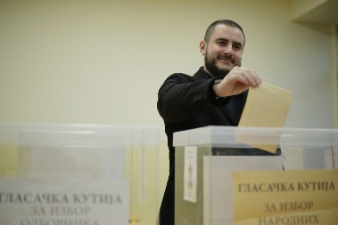 "ODAZVAĆU SE NA SASTANAK SA VUČIĆEM" Oglasio se Usame Zukorlić posle haosa u Novom Pazaru - RASIMA LJAJIĆA OPTUŽIO ZA OVO