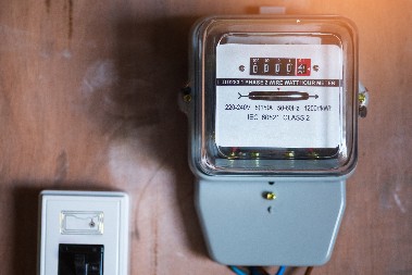 ZABORAVITE NA ČITAČE STRUJE: Sada sami prijavite stanje brojila – brzo, lako i tačno!