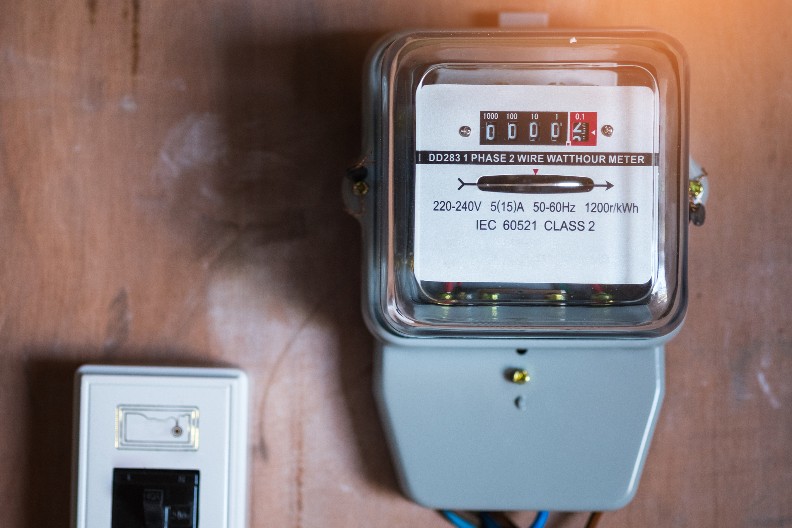 ZABORAVITE NA ČITAČE STRUJE: Sada sami prijavite stanje brojila – brzo, lako i tačno!