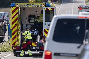 PREVRNUO SE VAGON TURISTIČKOG VOZA, NAJMANJE 12 OSOBA POVREĐENO Otvorena istraga na Korzici (FOTO/VIDEO)