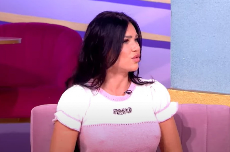 OŽENJENI PEVAČ UHODI STANIJU DOBROJEVIĆ Ima malo dete, a njoj ne prestaje da šalje poruke!