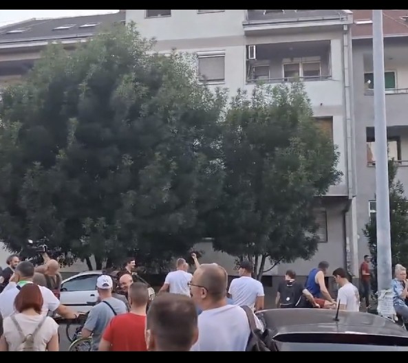 BLOKADERI BEZ SRAMA I STIDA! Traže kafanu i svečanu salu od rektora Đokića nakon meseci uništavanja