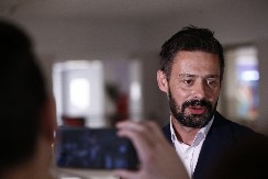 MILAN VASIĆ IZBAČEN IZ KUĆE ZBOG BEBE Glumac na mukama nakon dolaska naslednika u porodični dom!