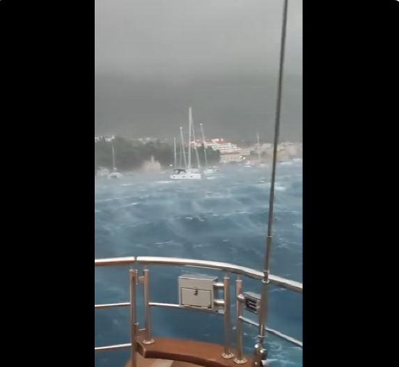 SNAŽNO NEVREME POHARALO HRVATSKU Iz podivljalog mora spaseno 16 osoba (VIDEO)