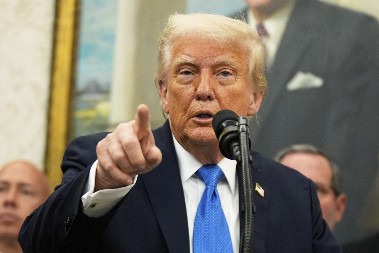 TRAMP UDARIO ŠAKOM O STO: "Stavite nuklearni reaktor na Mesec – odmah!"