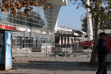 PODIŽE SE SPOMENIK STRADALIMA U PADU NADSTREŠNICE I porodice podržale predlog koji je usvojen u Skupštini grada