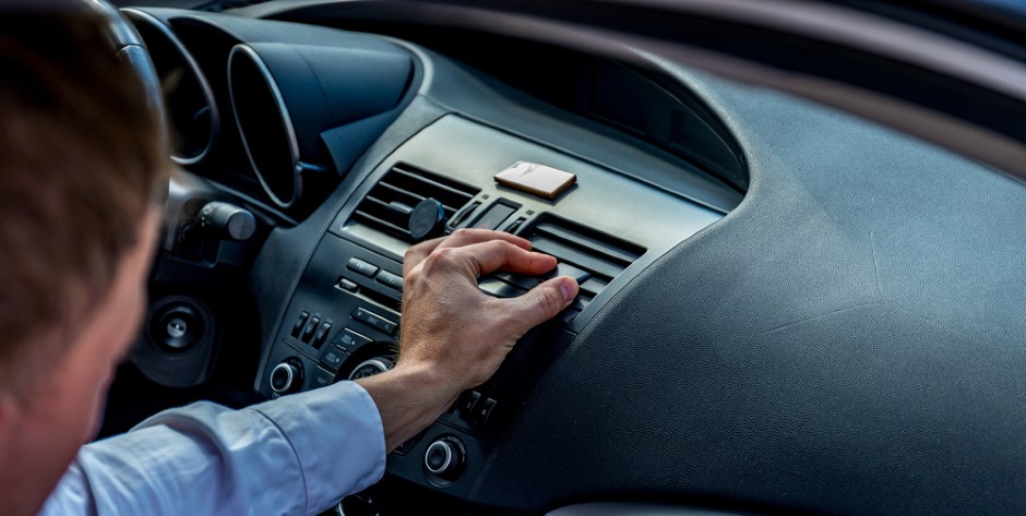 "JEDE" PARE DOK VOZITE Srbi ovo stalno rade s klimom, a pojma nemaju da uništavaju auto