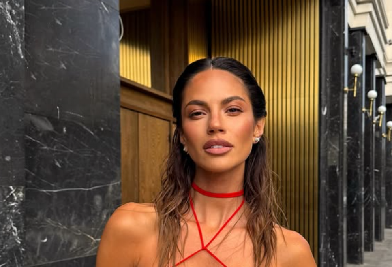 MINIJATURNI KUPAĆI I TELA ZA TITULU BOGINJE! Danijela Dimitrovska zapalila mreže pored bazena (FOTO)