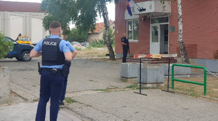 SVETLANU I TROJE DECE IZBACILI NA ULICU! Četvrta srpska porodica proterana ovog meseca sa KiM