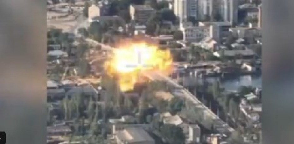 RUSI RAZNELI KLJUČNI MOST U HERSONU! Napadi ne prestaju, počela masovna EVAKUACIJA stanovnika! (VIDEO)