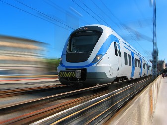 HAOS U VOZU Putnik se uspaničio što kasni na voz, pa uradio nešto nečuveno - dok je voz jurio ogromnom brznom pukom srećom je izbegnuta katastrofa